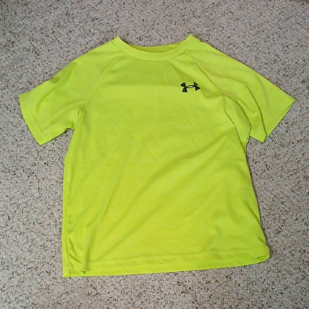 5/$20 Under Armour Yellow Short Sleeve Performance Tee